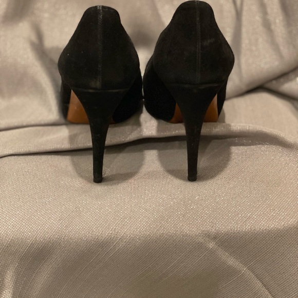 Gucci Women's Black Suede Pumps (Size 37 1/2) - Picture 4 of 8